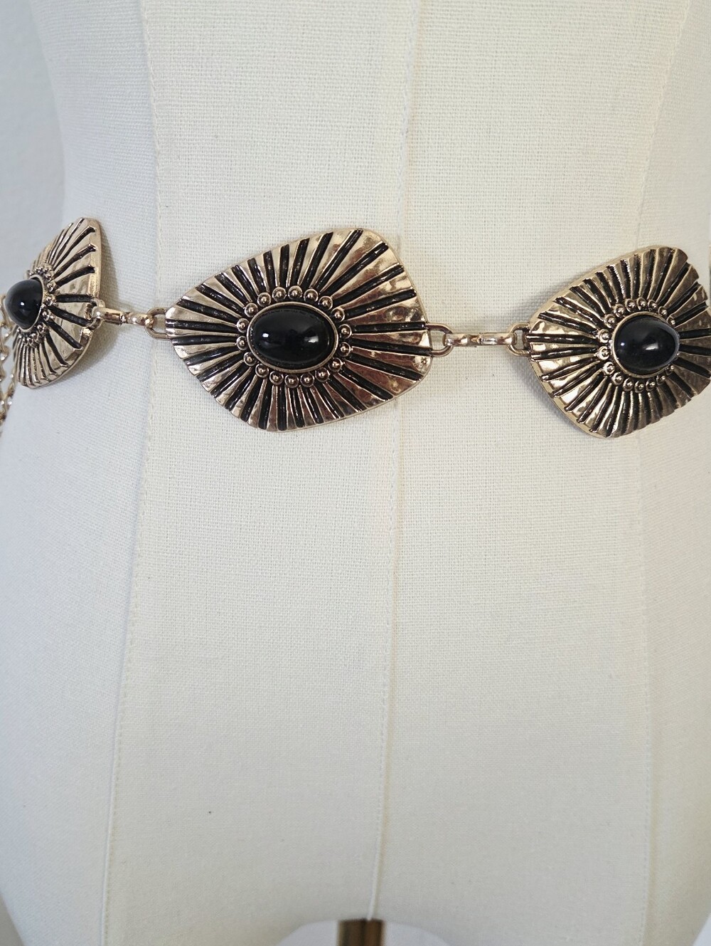 Gold Belt With Black Detail Decor - Picture 4 of 9